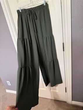 Wide-Leg Tiered Pull-On Pants in Dark Olive